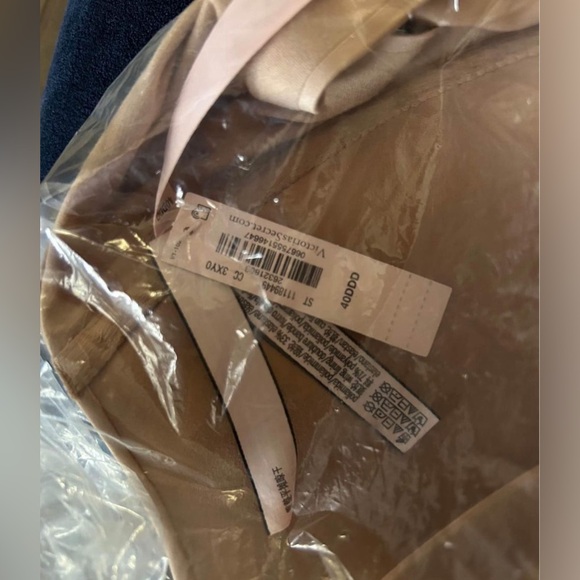 BNWT Victoria secret bra - Picture 3 of 3